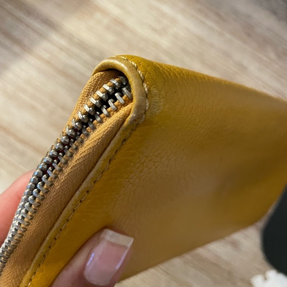 Michael Kors - Pebble leather wallet in yellow - Picture 3 of 10